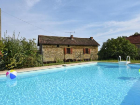 Гостиница Cosy Holiday Home in Loubejac Aquitaine with Swimming Pool  Вильфранш-Дю-Перигор